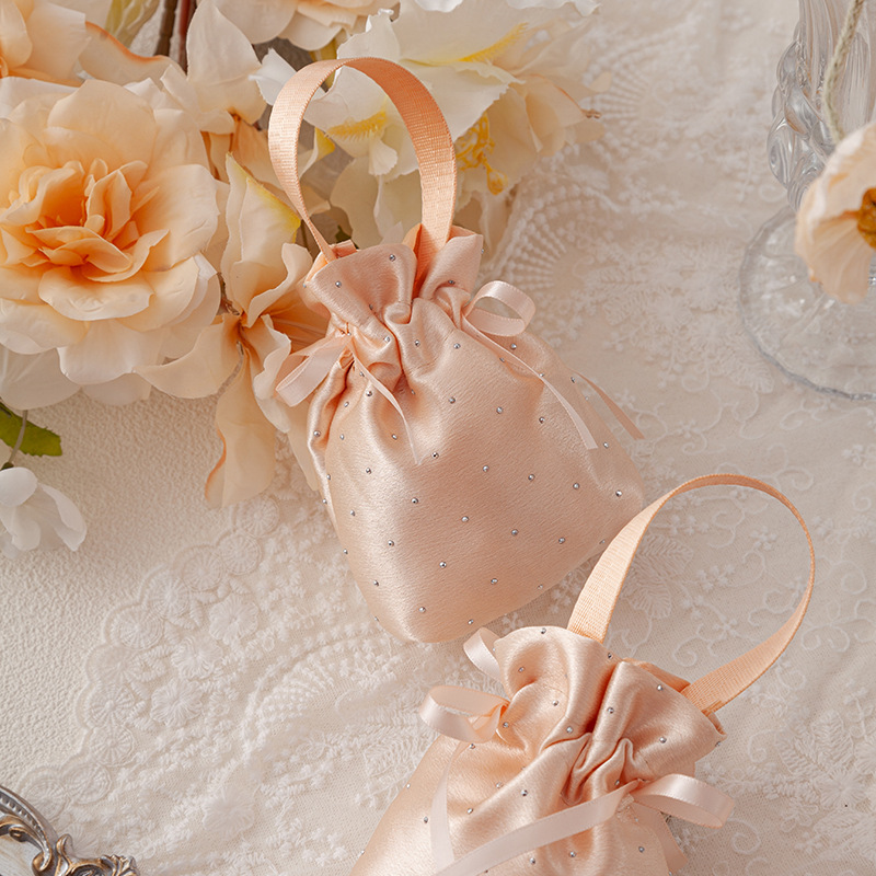 Wedding Supply Wholesale - 50 ชิ้นถุงของขวัญงานแต่งงานพร้อมที่จับซาตินขั้นสูงกล่องขนมบรรจุภัณฑ์ถุงของชำร่วยงานปาร์ตี้ขายส่ง