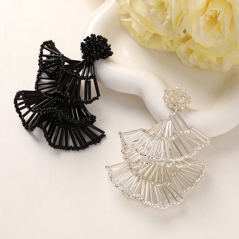ลูกปัดแก้วสีดําลูกปัดพัดลม Dan - Supplier Wedding บทวิจารณ์และราคา