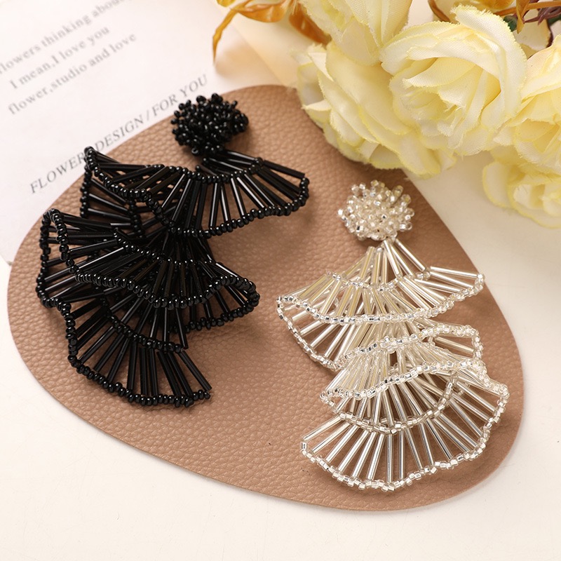 ลูกปัดแก้วสีดําลูกปัดพัดลม Dan - Supplier Wedding บทวิจารณ์และราคา